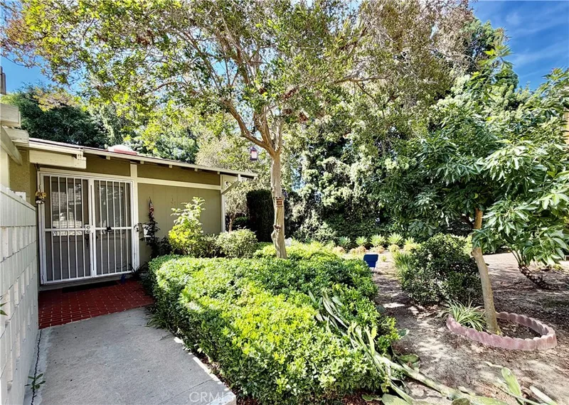 132 Avenida Majorca #B, Laguna Woods, CA 92637