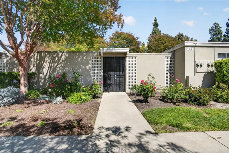 160 Avenida Majorca C, Laguna Woods, CA 92637