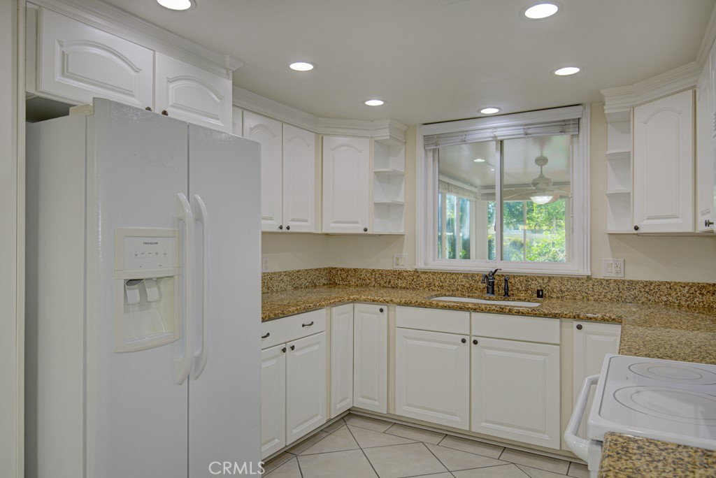 Another view of the kitchen. - 2 Via Castilla E, Laguna Woods CA 92637 - photo 9