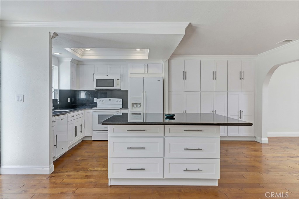 Beautifully remodeled kitchen - 2005 Via Mariposa W B, Laguna Woods CA 92637 - photo 9