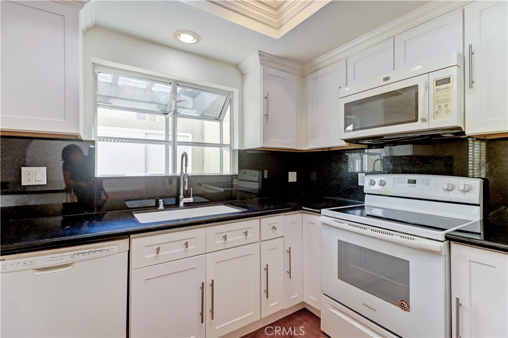2005 Via Mariposa W B, Laguna Woods CA 92637 - photo 11