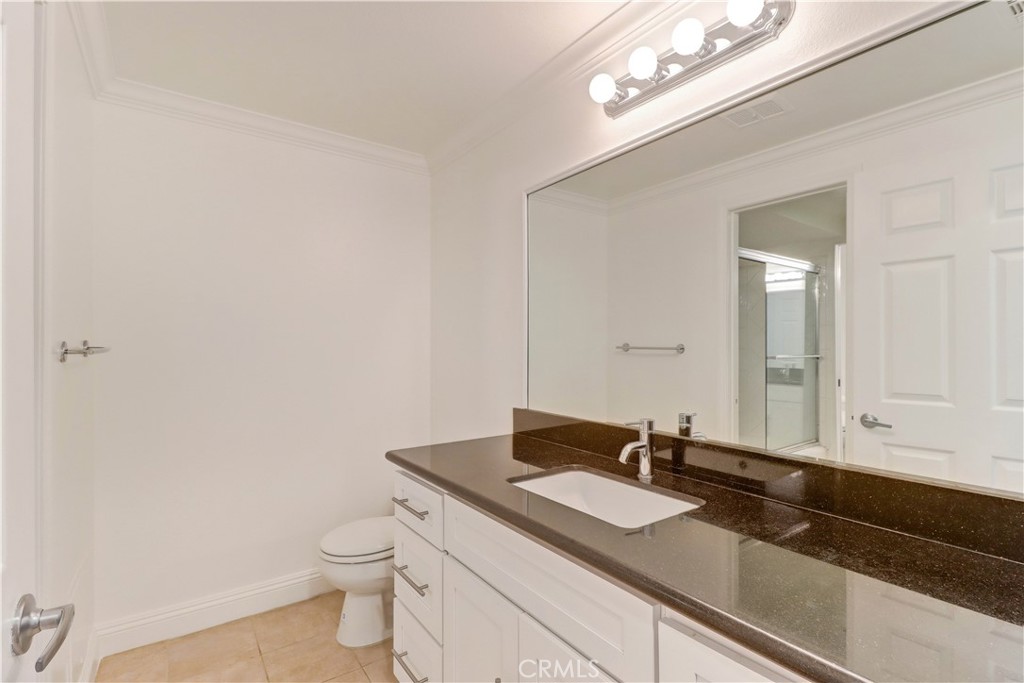 Granite countertops in bathrooms - 2005 Via Mariposa W B, Laguna Woods CA 92637 - photo 16