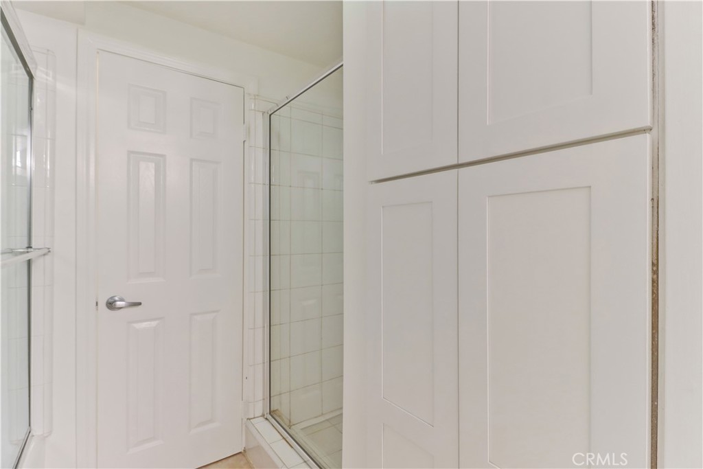 Shower stall opposite shower/tub - 2005 Via Mariposa W B, Laguna Woods CA 92637 - photo 23