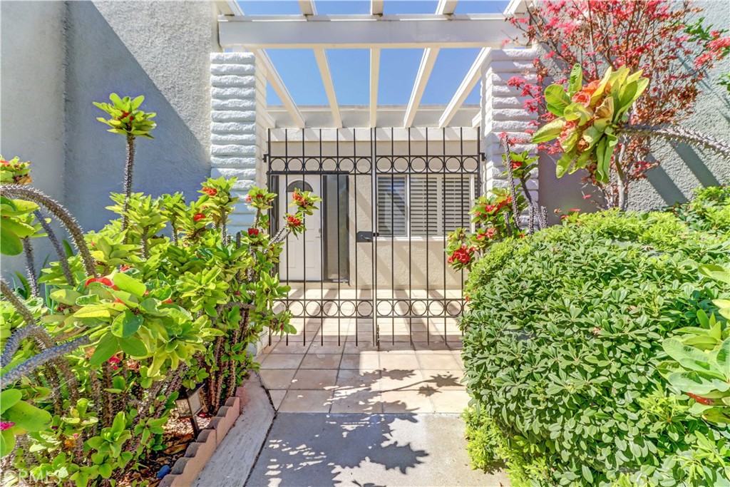 2005 Via Mariposa W B, Laguna Woods CA 92637 - photo 28