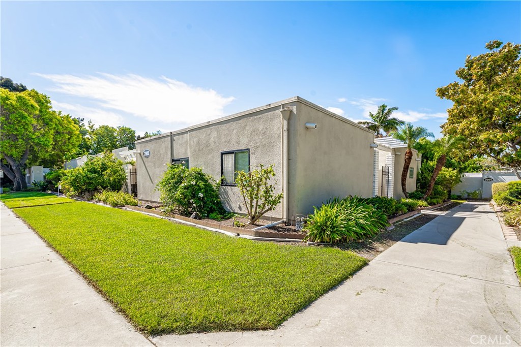 2005 Via Mariposa W D, Laguna Woods CA 92637 - photo 2