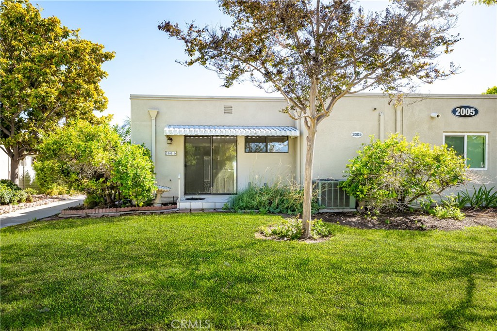 2005 Via Mariposa W D, Laguna Woods CA 92637 - photo 4