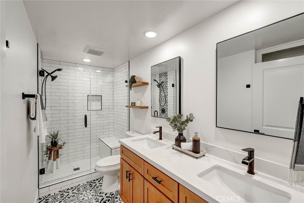 Master Bathroom - 201 Avenida Majorca B, Laguna Woods CA 92637 - photo 22