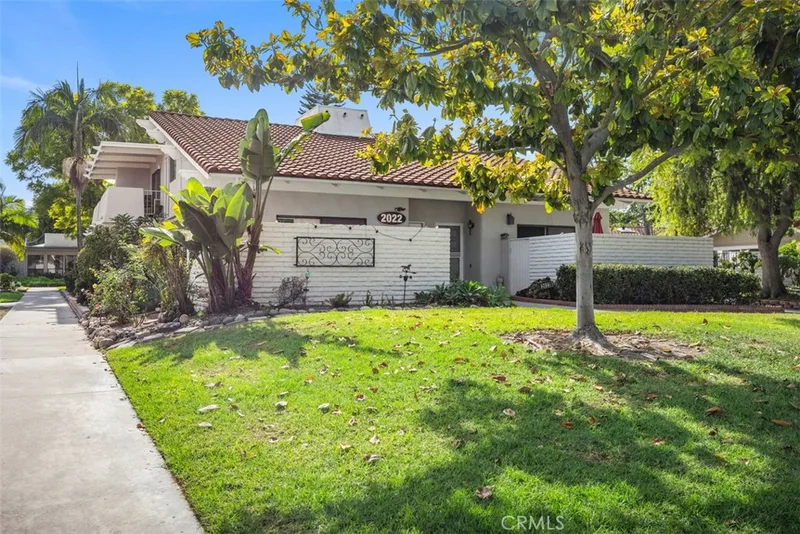 2022 Via Mariposa East C, Laguna Woods, CA 92637