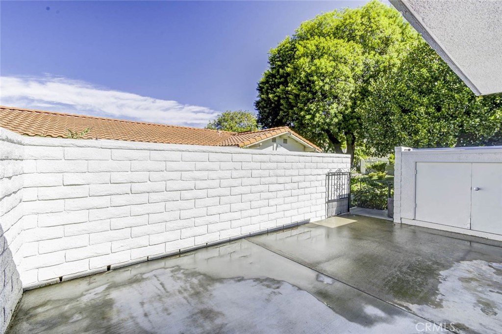 2025 E Via Mariposa G, Laguna Woods CA 92637 - photo 2
