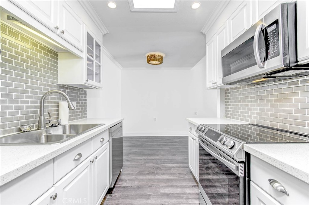 2025 E Via Mariposa G, Laguna Woods CA 92637 - photo 13