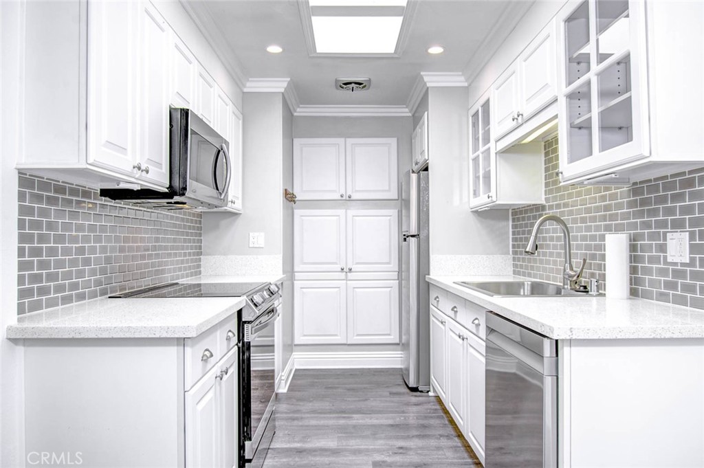 2025 E Via Mariposa G, Laguna Woods CA 92637 - photo 14