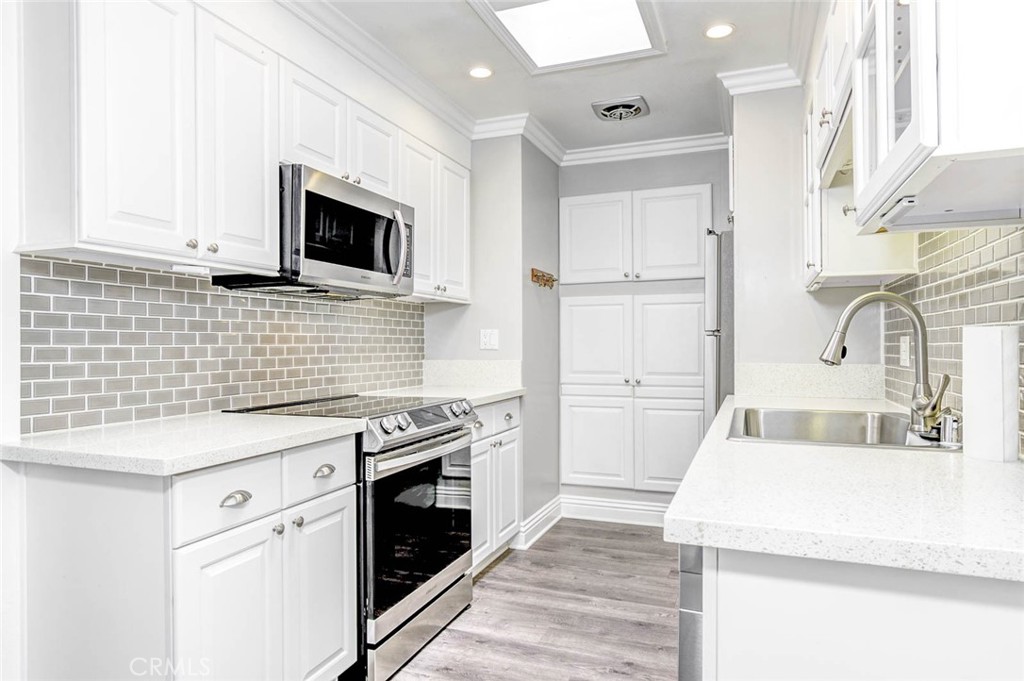 2025 E Via Mariposa G, Laguna Woods CA 92637 - photo 16