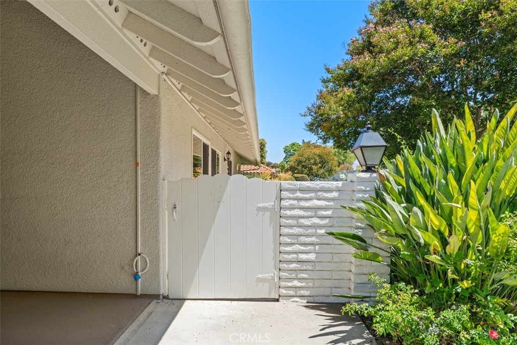 2046 Via Mariposa E P, Laguna Woods CA 92637 - photo 2