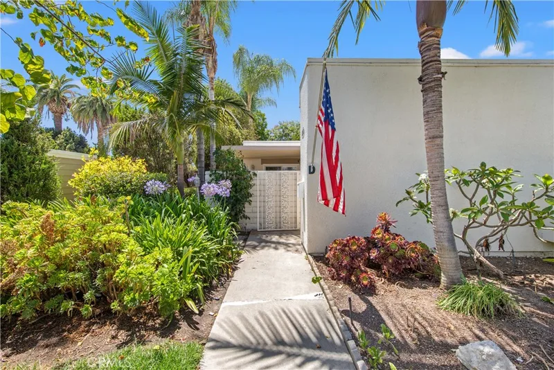 2053 Via Mariposa E. D, Laguna Woods, CA 92673