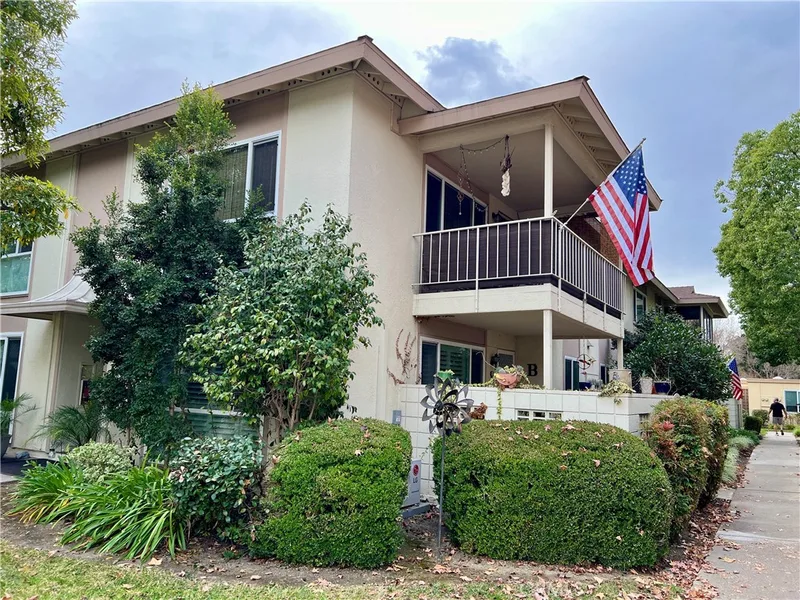 214 Avenida Majorca O, Laguna Woods, CA 92637