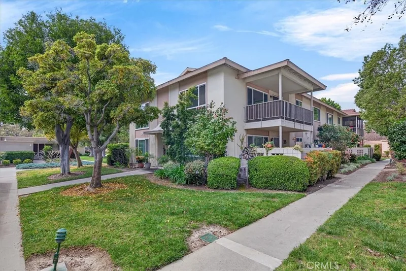 214 Avenida Majorca o, Laguna Woods, CA 92637