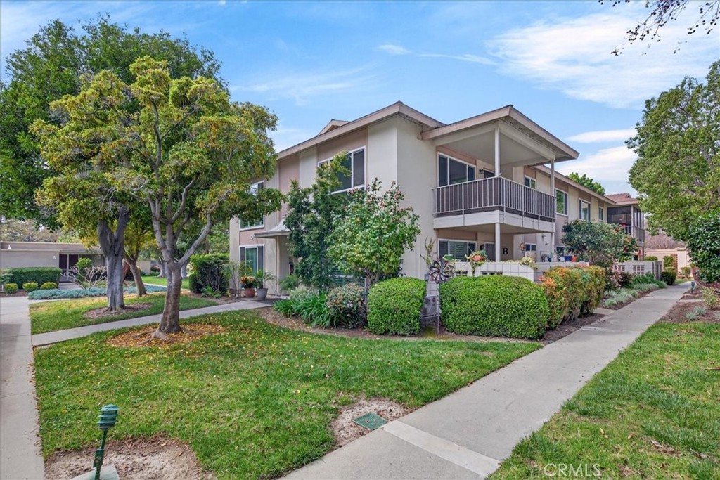 214 Avenida Majorca o, Laguna Woods CA 92637 - photo 1