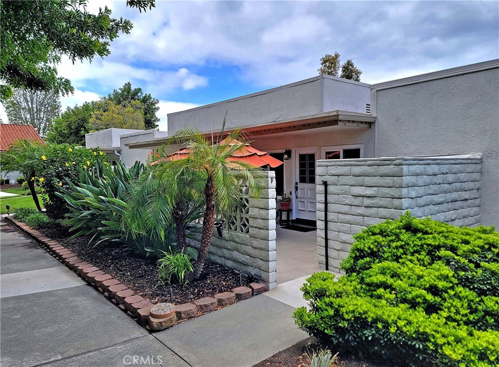 Cottage style home with no one above or below. - 2149 Ronda Granada F, Laguna Woods CA 92637 - photo 1