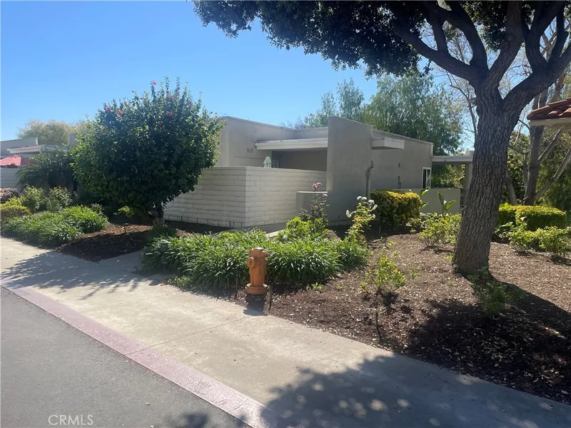 2189 VIA MARIPOSA EAST R, Laguna Woods, CA 92637