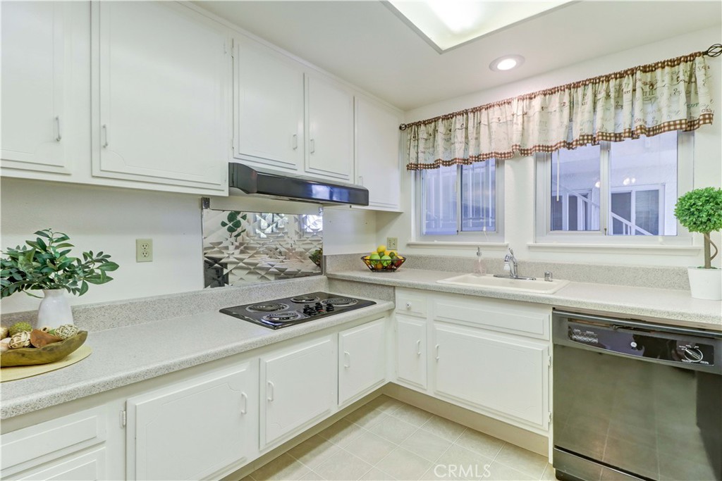 2190 Via Mariposa B, Laguna Woods CA 92637 - photo 14