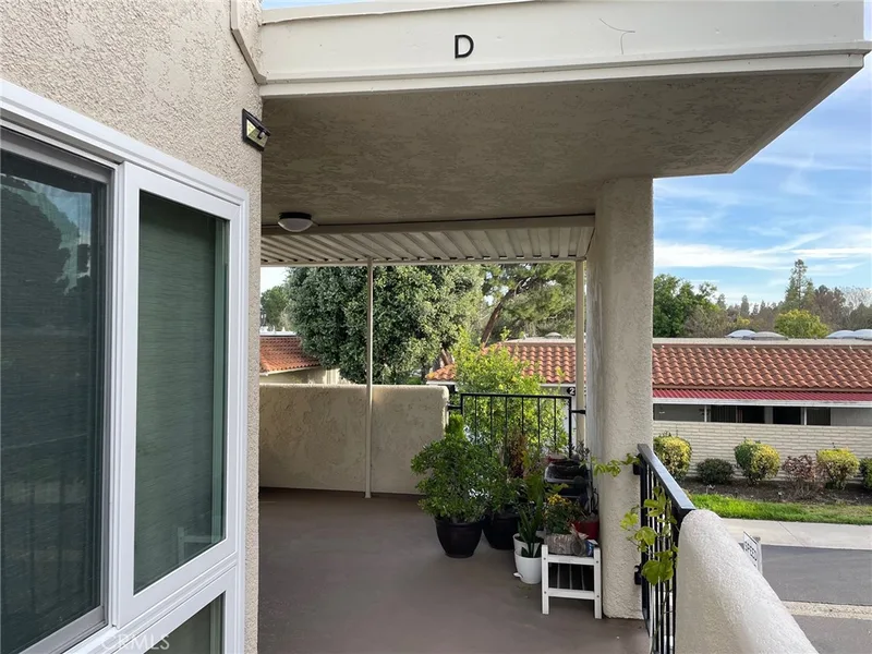 2192 E Via Mariposa E D, Laguna Woods, CA 92637