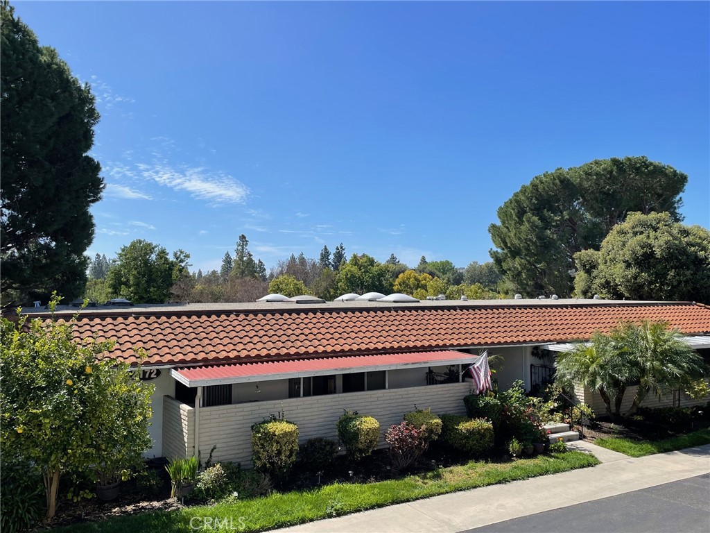 2192 E Via Mariposa E D, Laguna Woods CA 92637 - photo 3