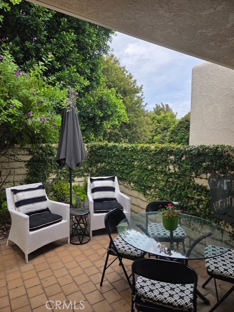 Patio Space - 2192 Via Mariposa E H, Laguna Woods CA 92637 - photo 10
