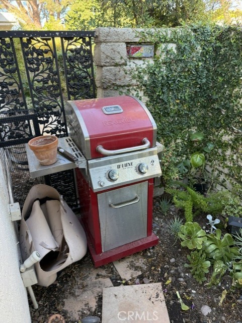 BBQ - 2192 Via Mariposa E H, Laguna Woods CA 92637 - photo 11