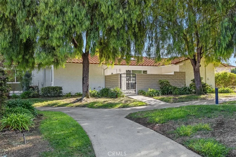 2197 Via Mariposa East B, Laguna Woods, CA 92637