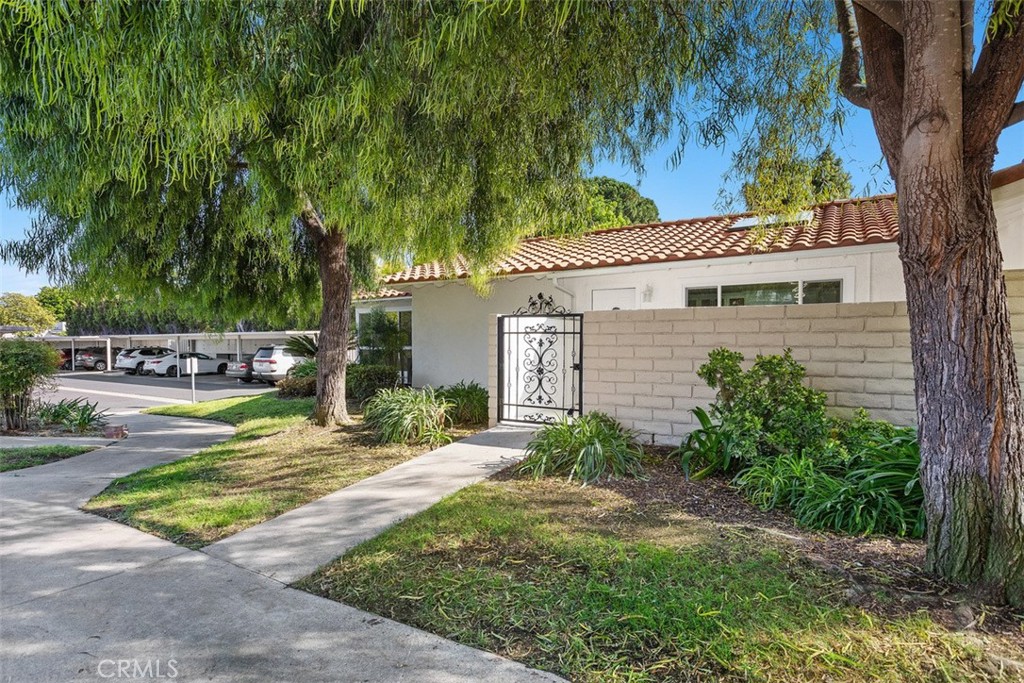 2197 Via Mariposa East B, Laguna Woods CA 92637 - photo 34