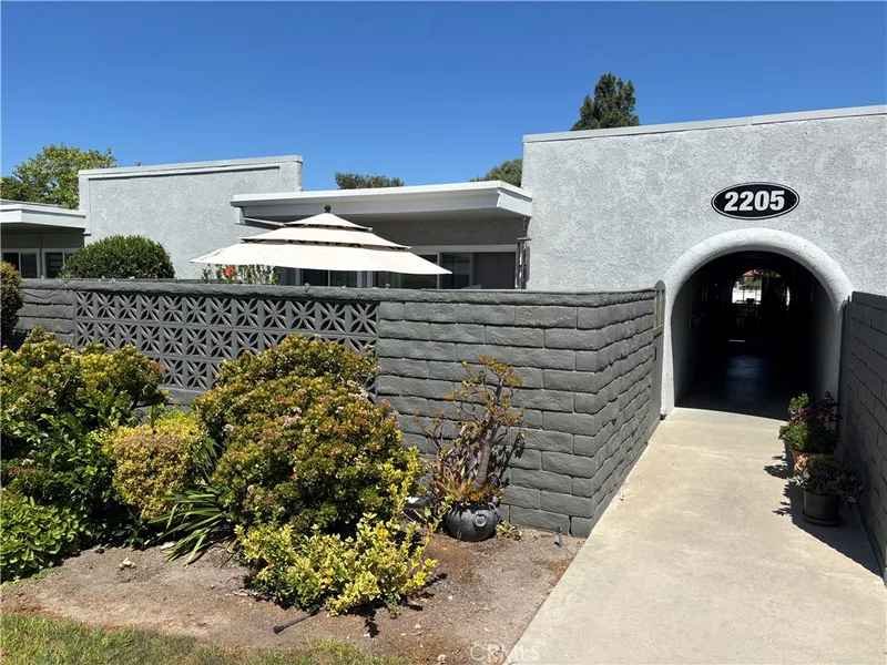 2205 Via Mariposa E G, Laguna Woods