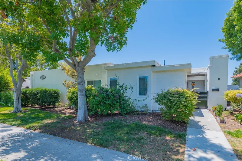 2206 Via Mariposa E B, Laguna Woods, CA 92637