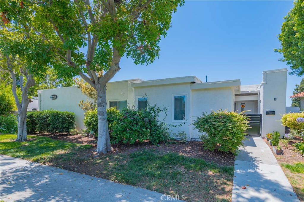 2206 Via Mariposa E B, Laguna Woods CA 92637 - photo 1