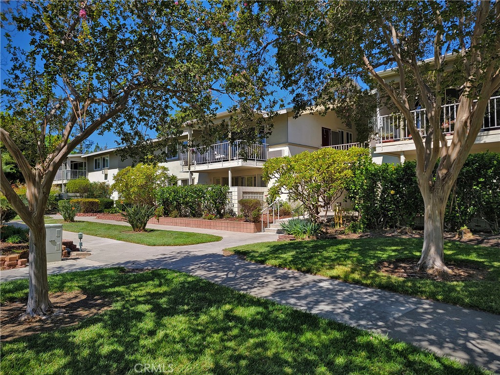 Majorca model in a nice location. - 224 Avenida Majorca A, Laguna Woods CA 92637 - photo 1