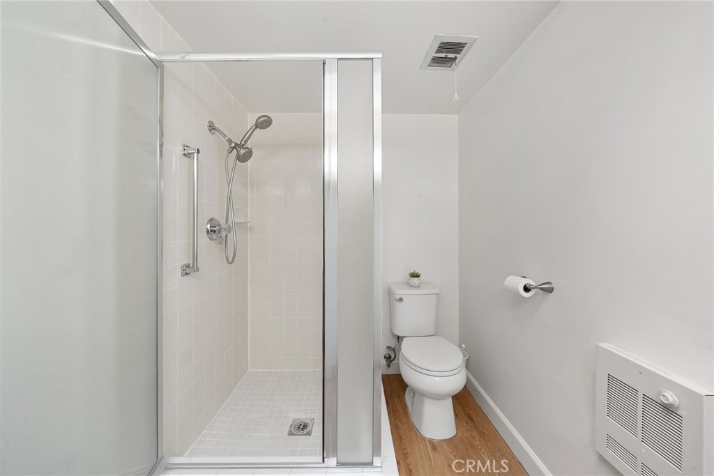 Second full-bath offers a shower with a bath surround. - 225 Avenida Majorca N, Laguna Woods CA 92637 - photo 19
