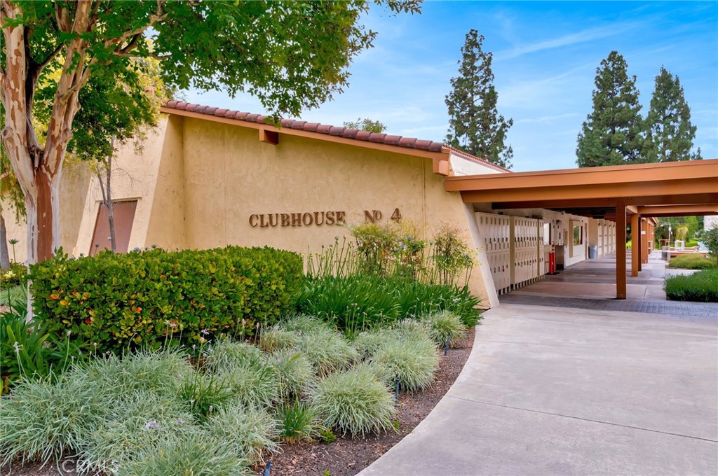 Clubhouse 4 is the Village’s creative hub, with studios for ceramics, sewing, photography, jewelry and enameling, glass - 225 Avenida Majorca N, Laguna Woods CA 92637 - photo 23
