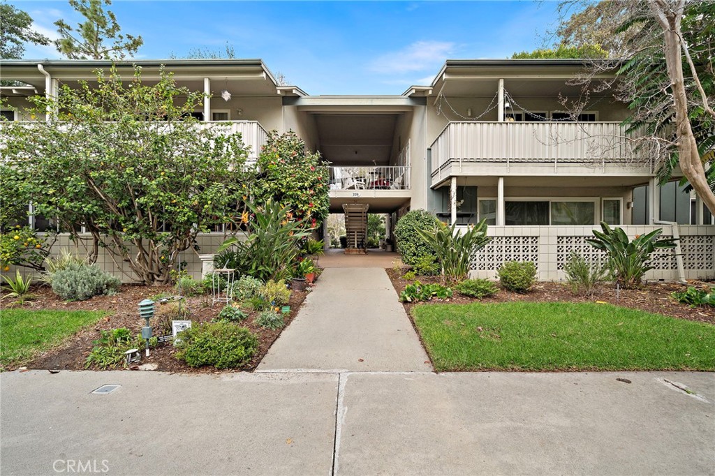 Welcome Home to 226-D Avenida Majorca - 226 Avenida Majorica D, Laguna Woods CA 92637 - photo 1