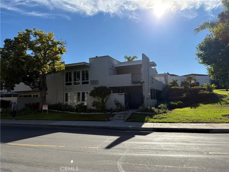 2280 Via Mariposa West N, Laguna Woods, CA 92637