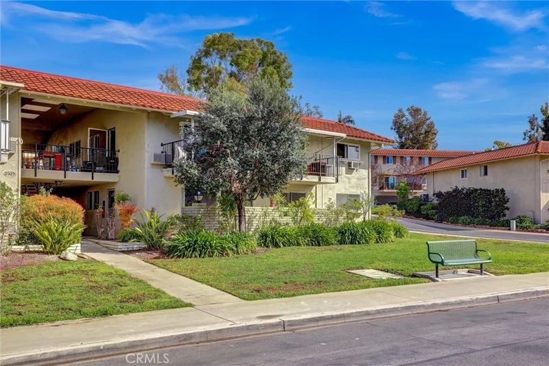 2327 Via Mariposa West W A, Laguna Woods, CA 92637