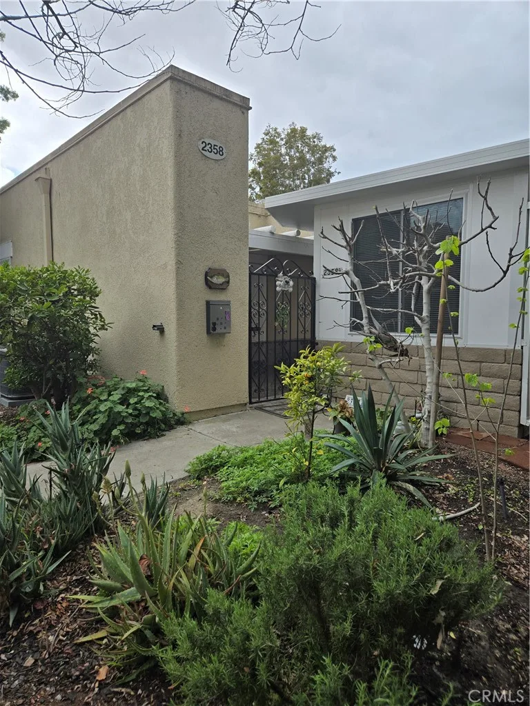 2358 Via Mariposa E A, Laguna Woods, CA 92637