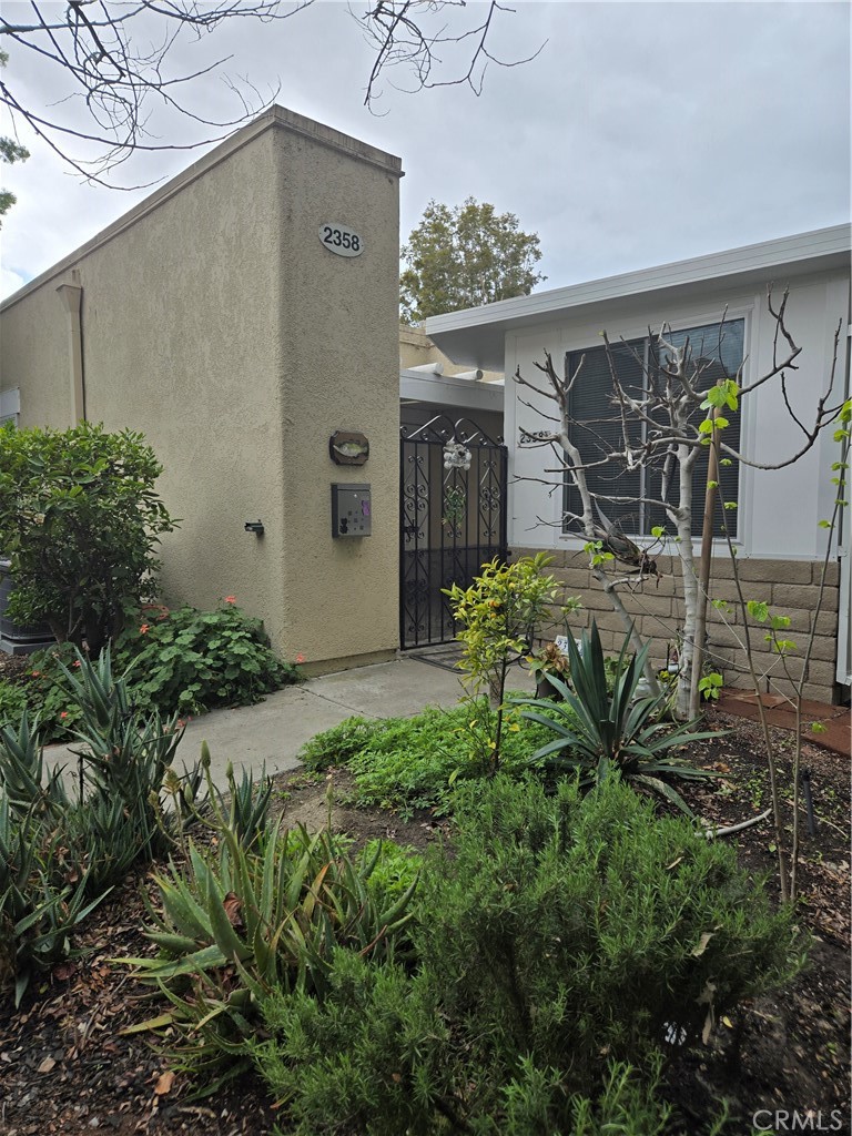 Highly customized VALENCIA with added space! - 2358 Via Mariposa E A, Laguna Woods CA 92637 - photo 1