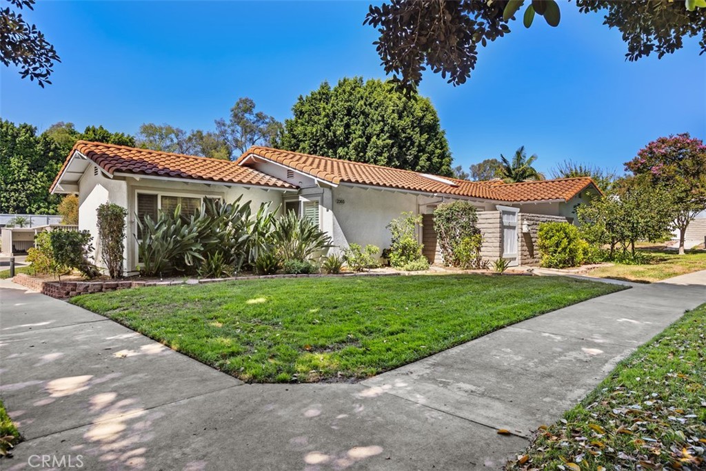 2365 Via Mariposa East C, Laguna Woods CA 92637 - photo 2