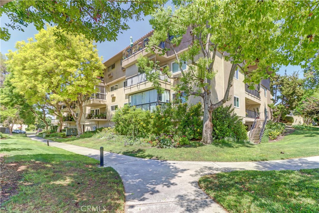 2381 Via Mariposa W 2B, Laguna Woods CA 92637 - photo 1