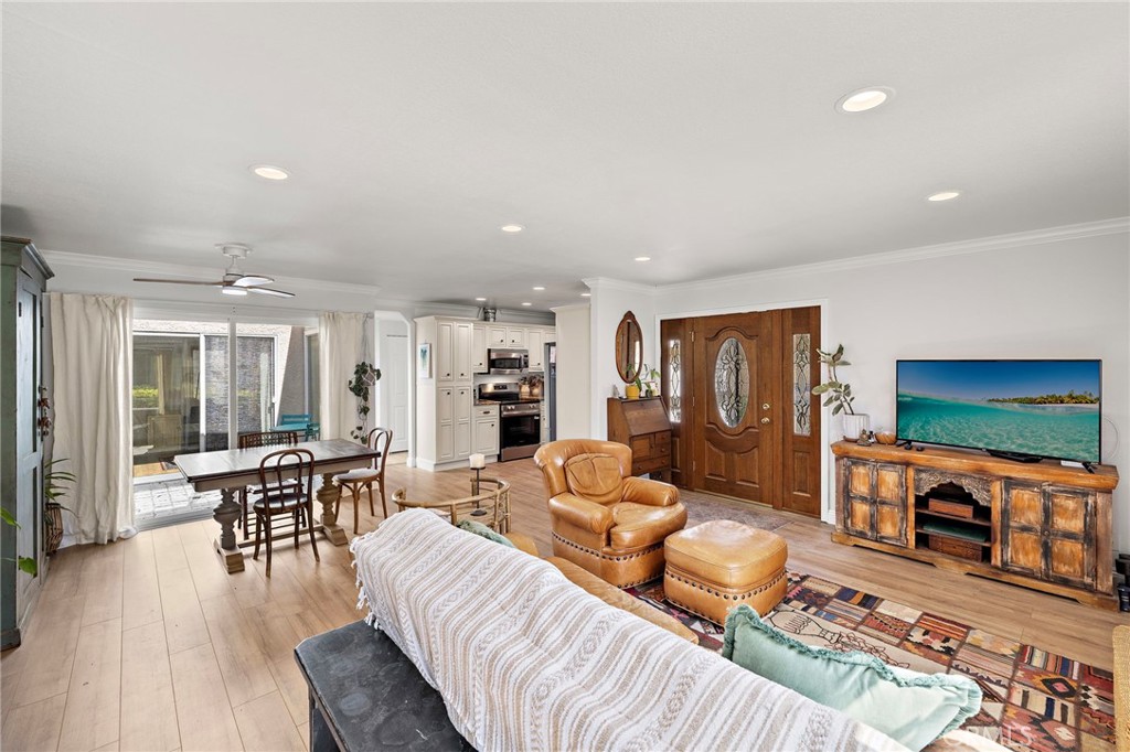 2383 Via Mariposa W C, Laguna Woods CA 92637 - photo 3