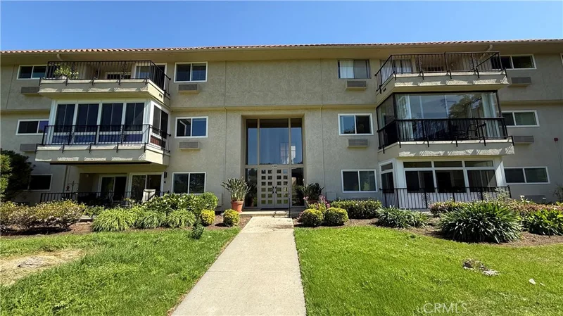 2388 Via Mariposa W 1B, Laguna Woods, CA 92637