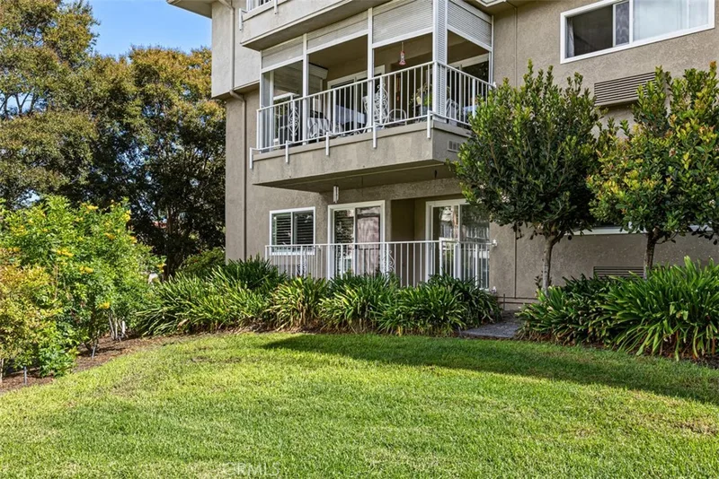 2390 Via Mariposa W 1H, Laguna Woods