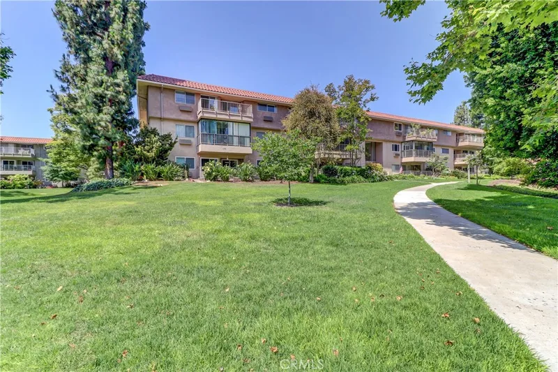 2396 W Via Mariposa W 3H, Laguna Woods
