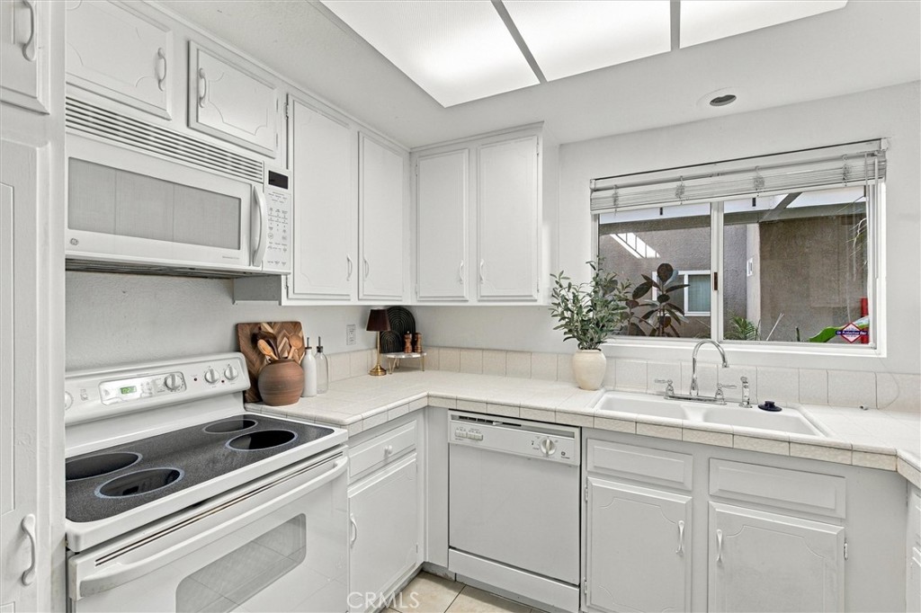 2399 1F Via Mariposa W, Laguna Woods CA 92637 - photo 11
