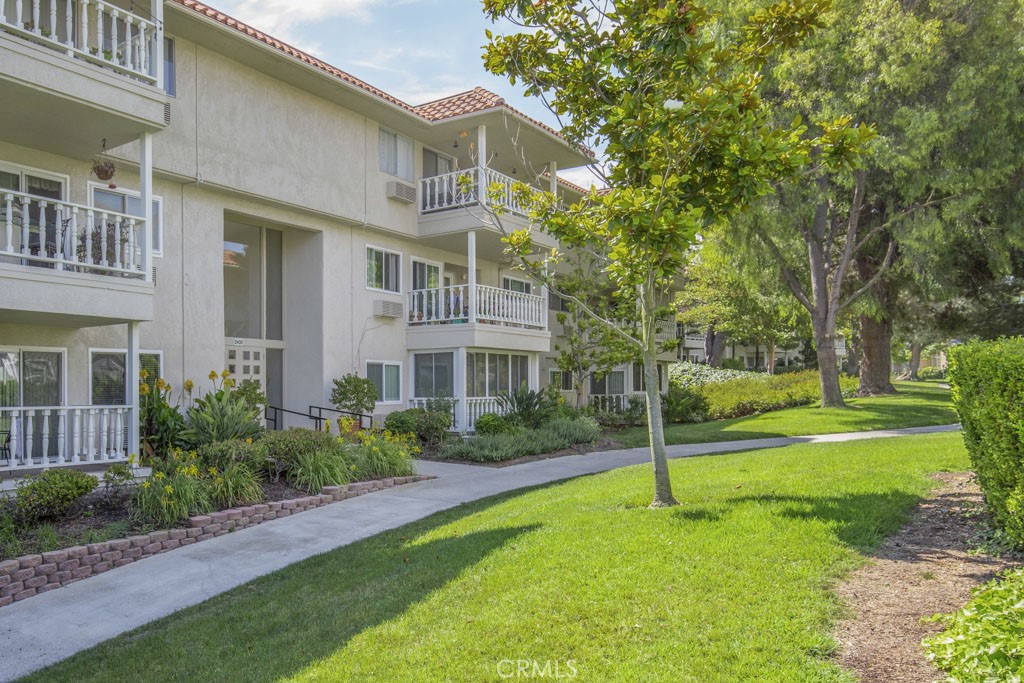 2400 Via Mariposa 1A, Laguna Woods CA 92637 - photo 1