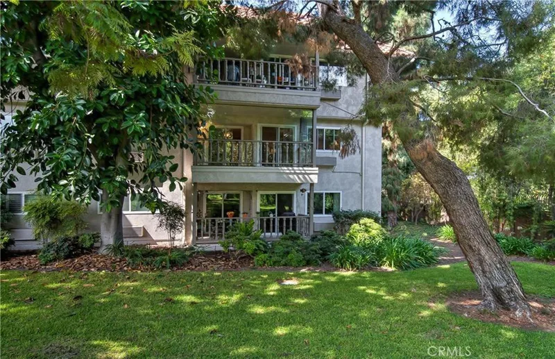 2405 Via Mariposa W 2E, Laguna Woods, CA 92637
